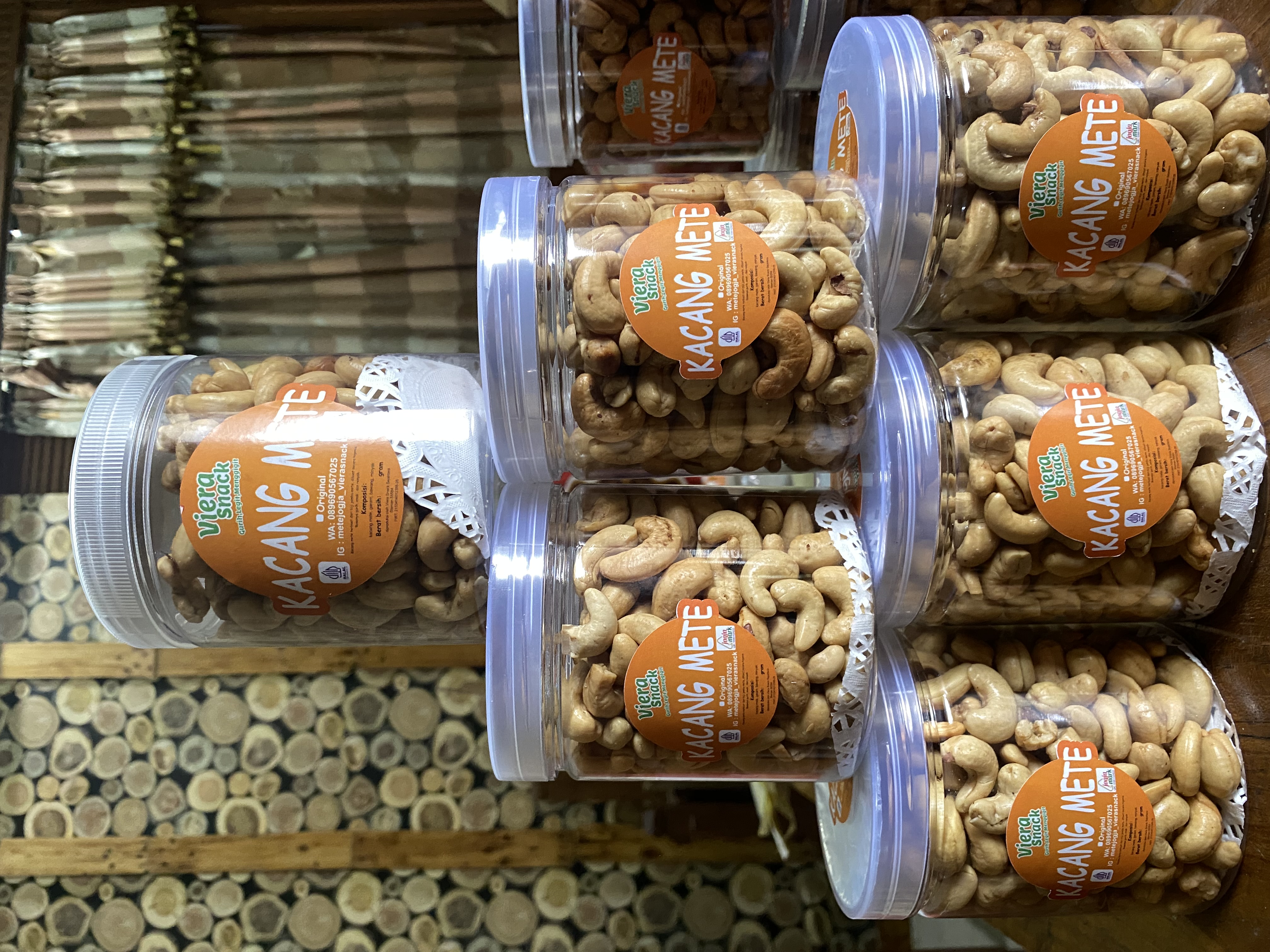 Kacang mete goreng toples